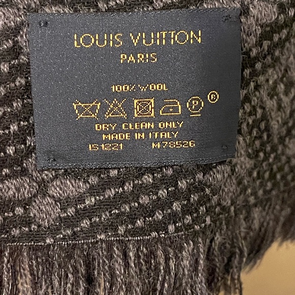 Louis Vuitton Men’s Monogram Wool Scarf – Good condition. - Picture 5 of 6